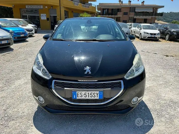 Peugeot 208 2013 photo 2