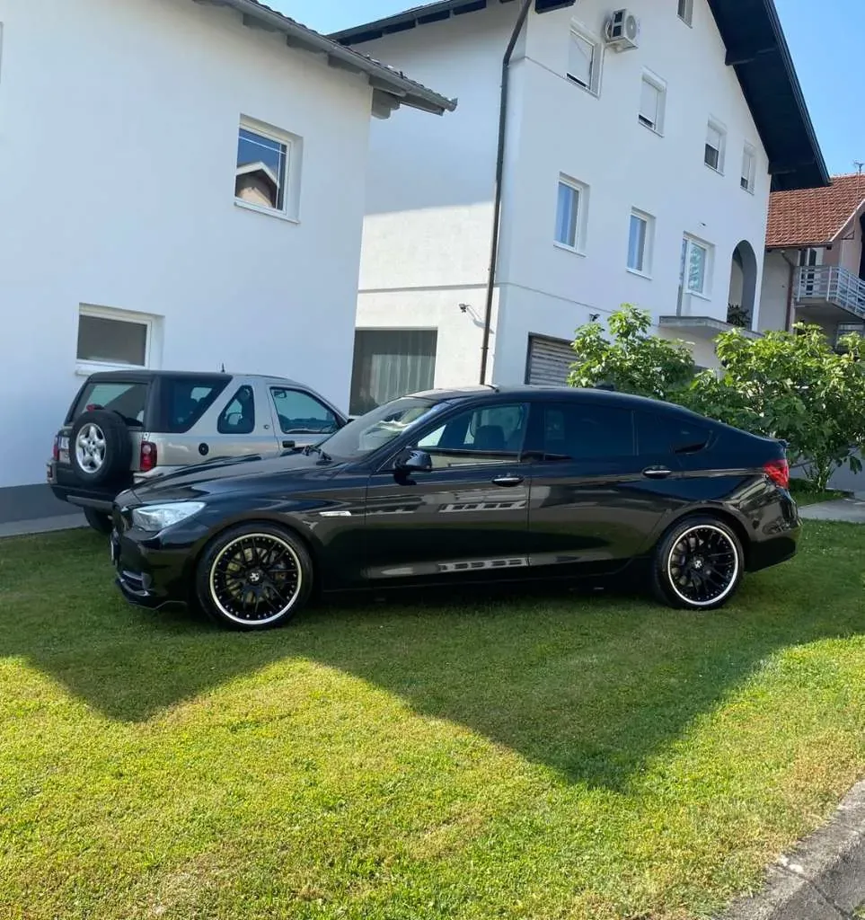 BMW 5 Series 2010 photo 2