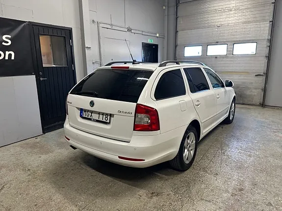 Skoda Octavia 2012 photo 4
