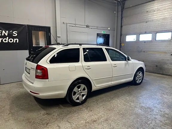 Skoda Octavia 2012 photo 3