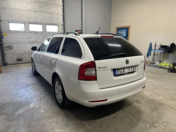 Skoda Octavia 2012 photo 5