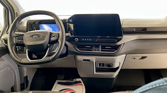 Ford Custom Tourneo 2024 photo 4
