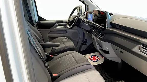 Ford Custom Tourneo 2024 photo 3
