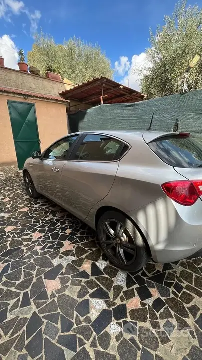 Alfa Romeo Giulietta 2014 photo 4