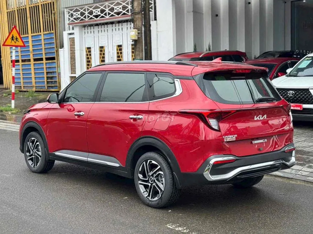 Kia Carens 2024 photo 2