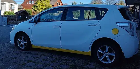 Toyota Verso 2010 photo 3