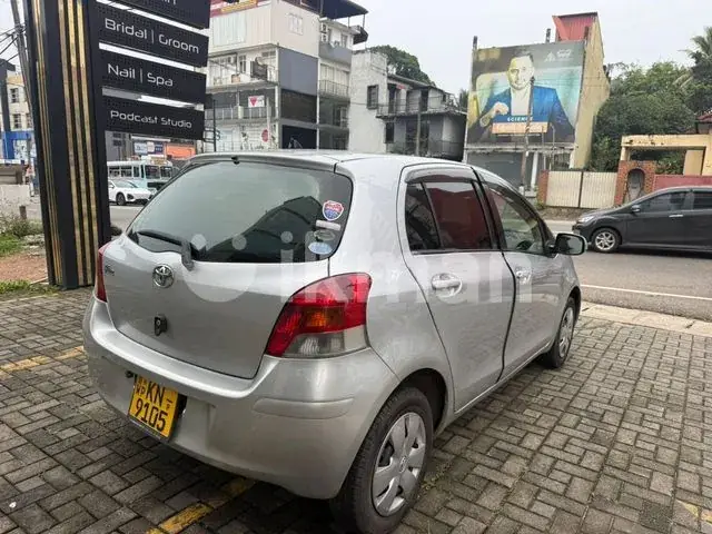 Toyota Vitz 2011 photo 5
