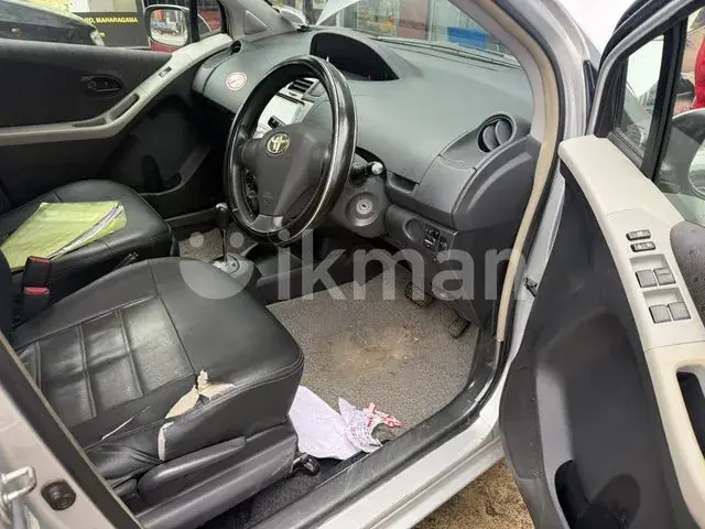 Toyota Vitz 2011 photo 3