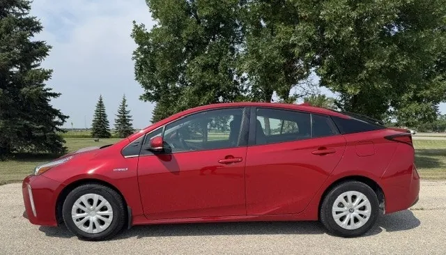 Toyota Prius 2020 photo 2