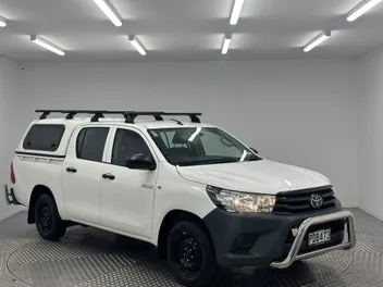 Toyota Hilux 2022 photo 2