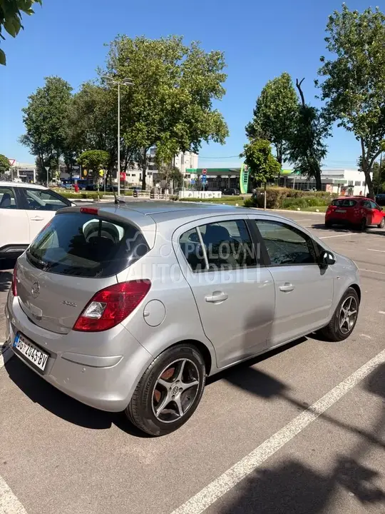 Opel Corsa D 2012 photo 4