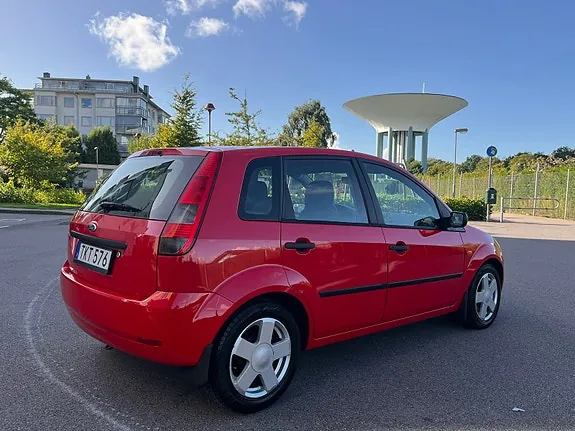 Ford Fiesta 2002 photo 2