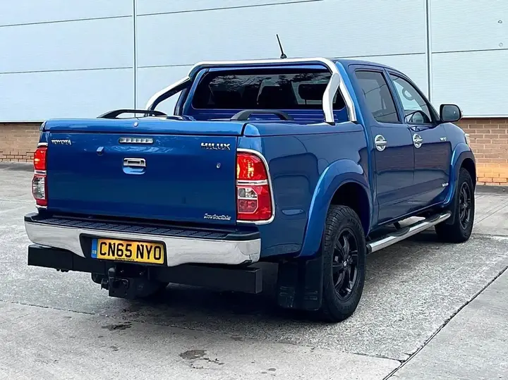 Toyota Hilux 2015 photo 3
