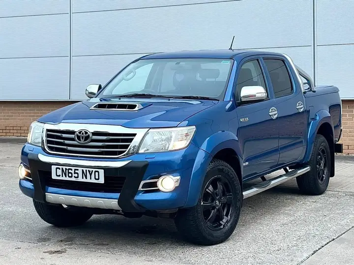 Toyota Hilux 2015 photo 2
