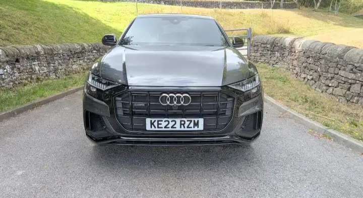 Audi Q8 2022 photo 2