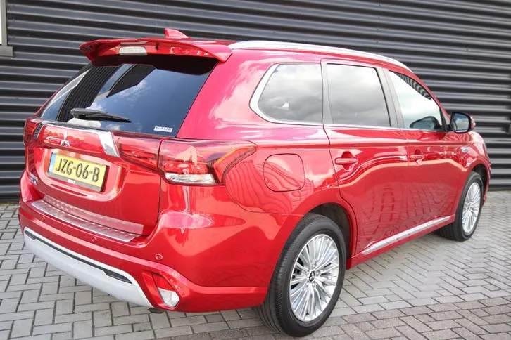 Mitsubishi Outlander 2021 photo 2
