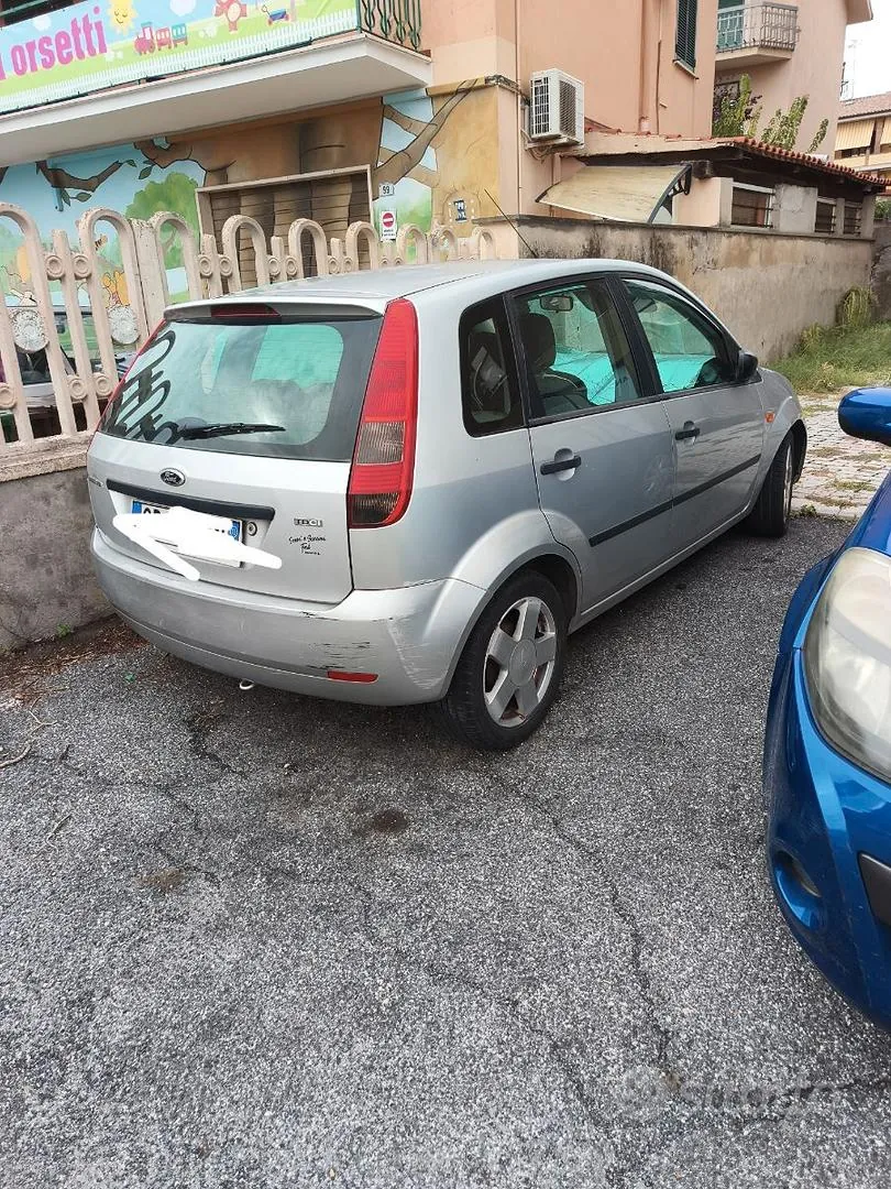 Ford Fiesta 2002 photo 4