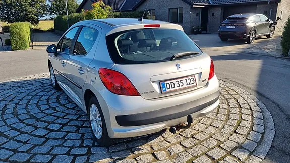 Peugeot 207 2006 photo 5