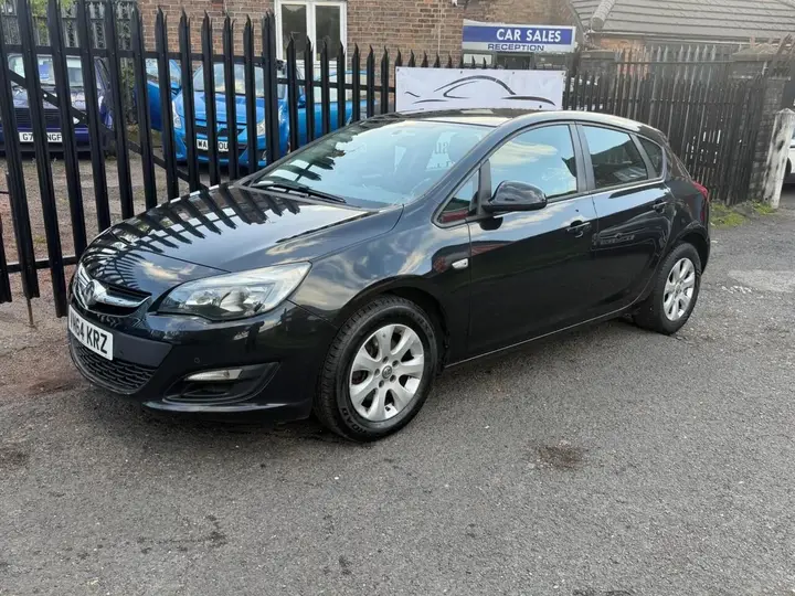 Vauxhall Astra 2014 photo 4
