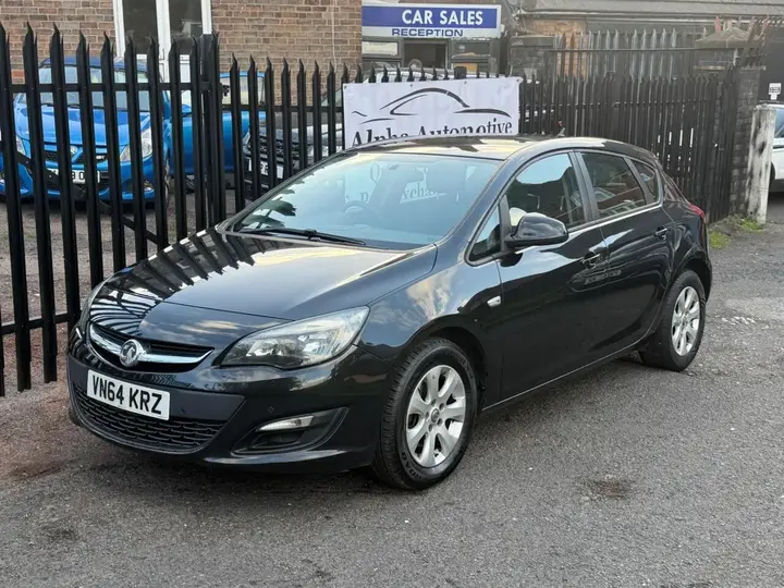 Vauxhall Astra 2014 photo 5