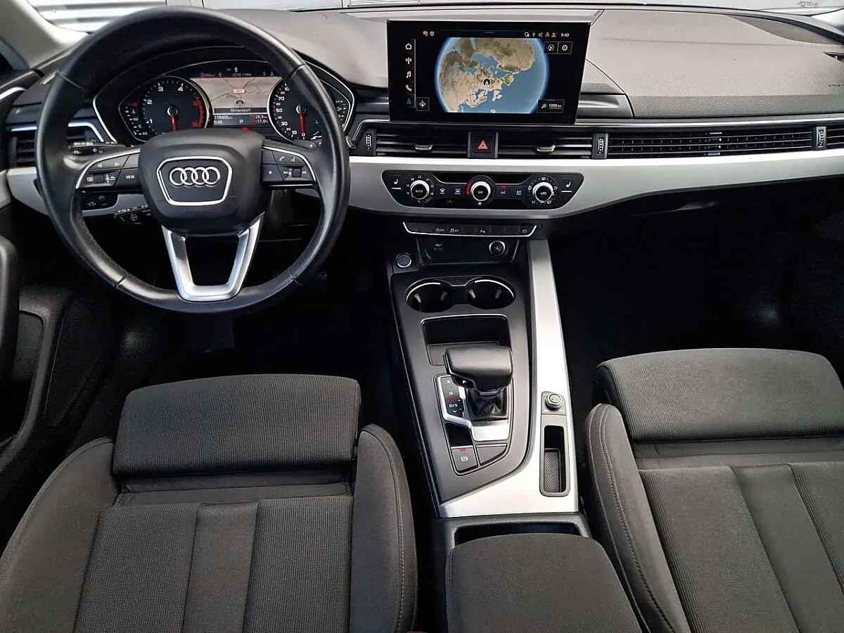 Audi A4 2024 photo 2