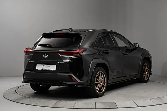 Lexus Ux300E 2025 photo 4