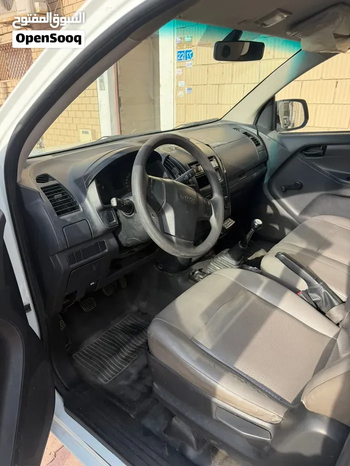 Isuzu Other 2015 photo 3