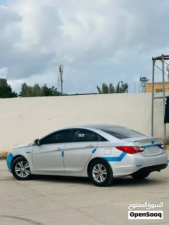 Hyundai Sonata 2012 photo 2