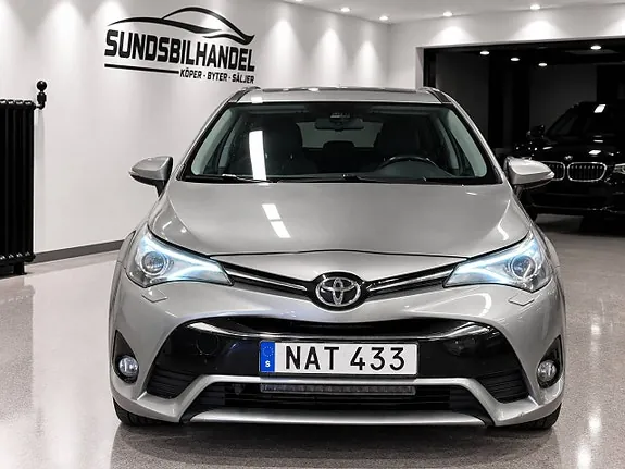 Toyota Avensis 2016 photo 2