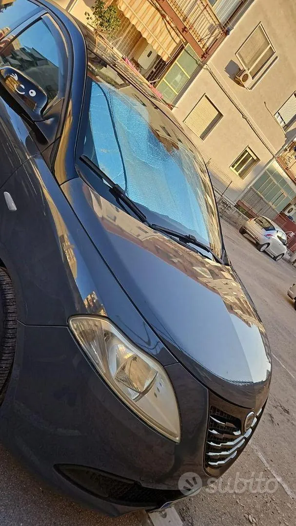 Lancia Ypsilon 2015 photo 2