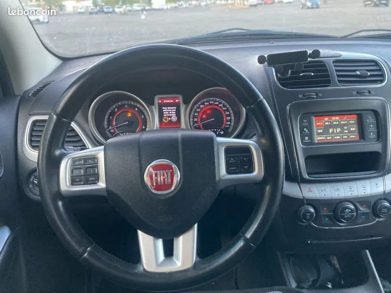 Fiat Freemont 2012 photo 2