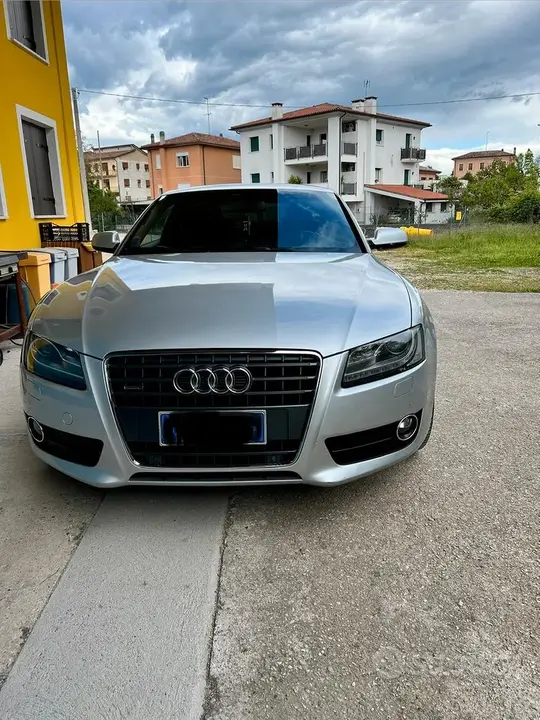Audi A5 2010 photo 2