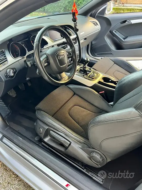 Audi A5 2010 photo 4