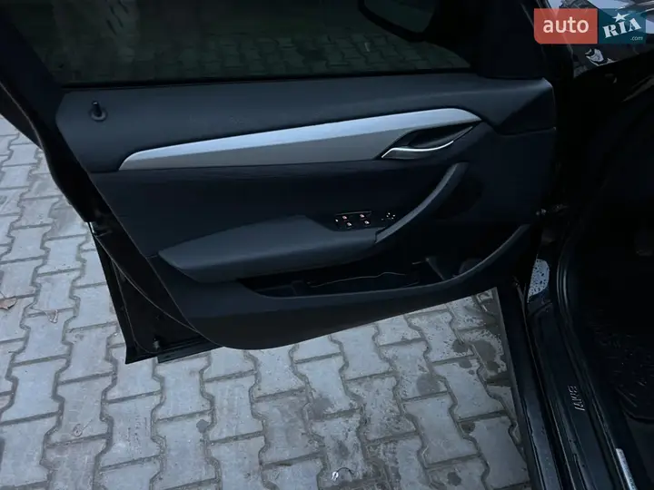 BMW X1 2012 photo 2