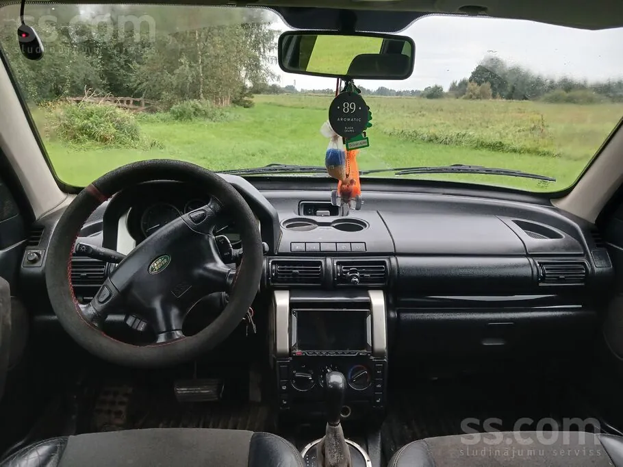 Land Rover Freelander 2005 photo 2