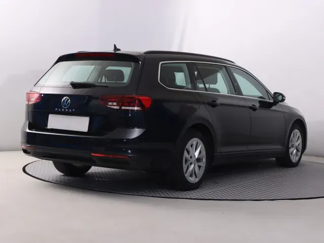 Volkswagen Passat Variant 2021 photo 4