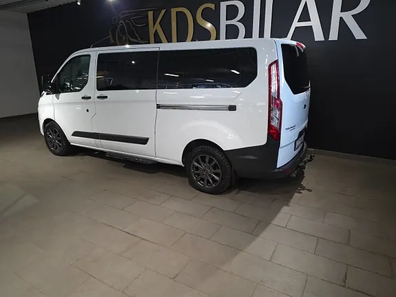 Ford Custom Tourneo 2017 photo 3