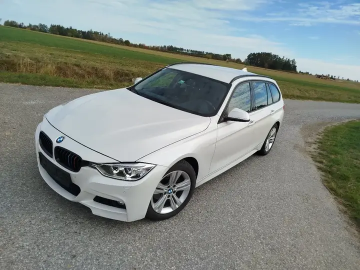 BMW 320 2013 photo 2