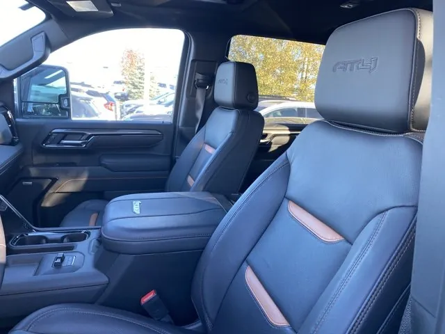 GMC Sierra 3500Hd 2026 photo 2