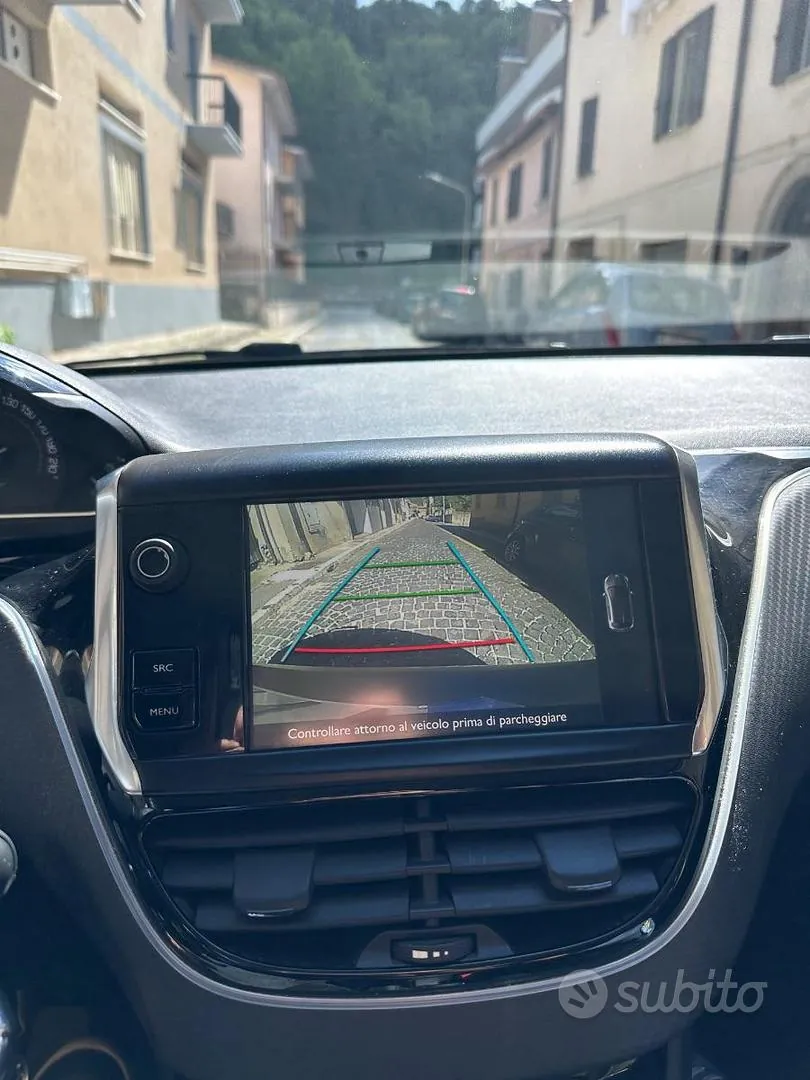 Peugeot 208 2016 photo 3