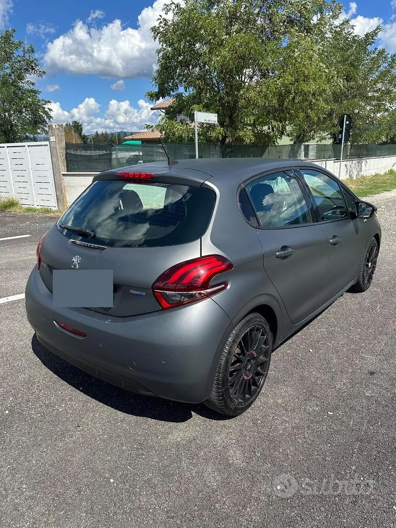 Peugeot 208 2016 photo 2