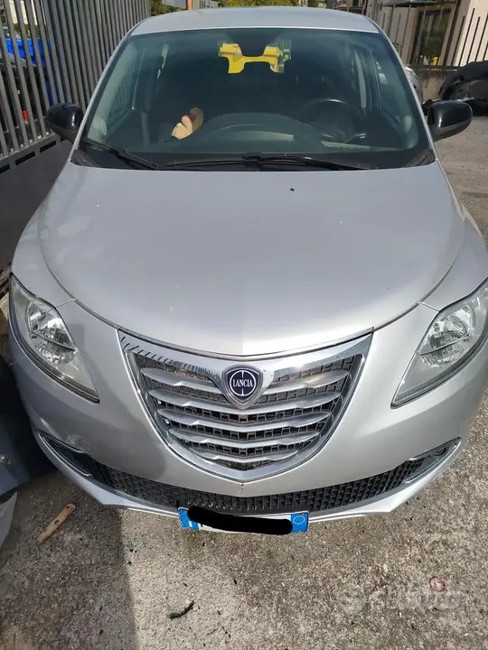 Lancia Ypsilon