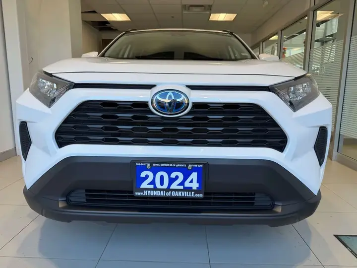 Toyota Rav4 2024 photo 2