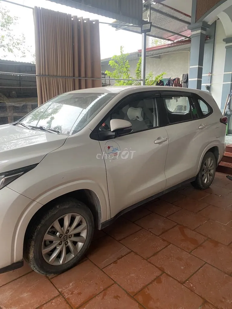 Toyota Innova 2024 photo 3