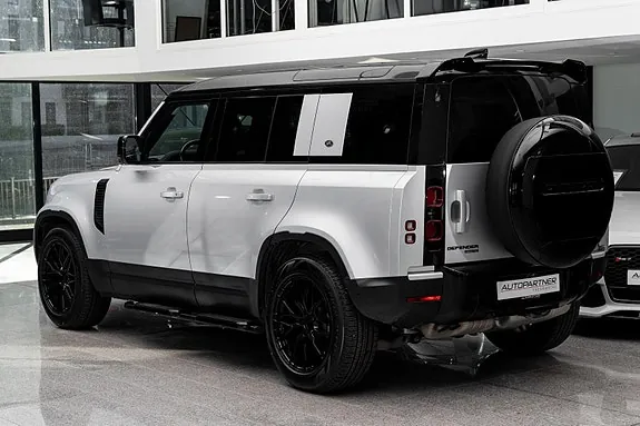 Land Rover Defender 110