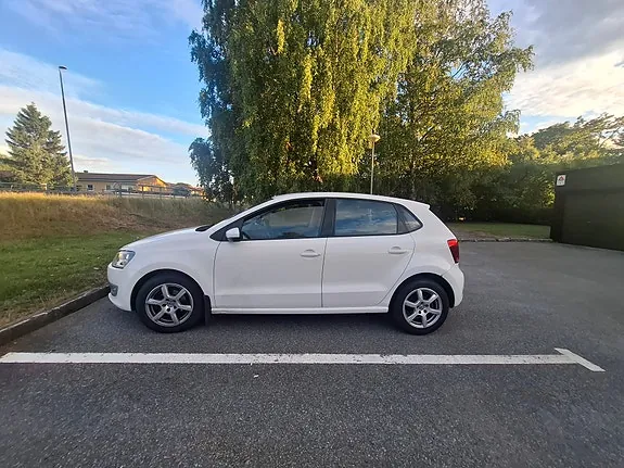 Volkswagen Polo 2011 photo 2