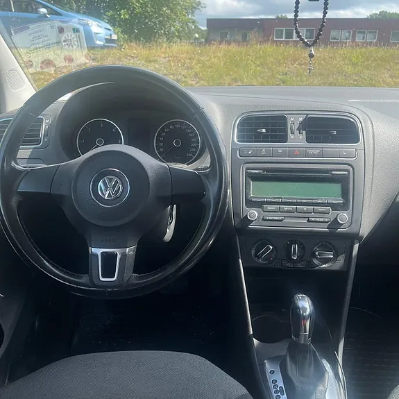 Volkswagen Polo 2011 photo 5