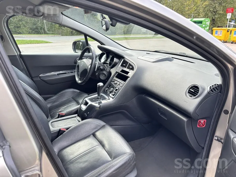 Peugeot 5008 2010 photo 5