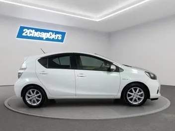Toyota Aqua 2013 photo 5