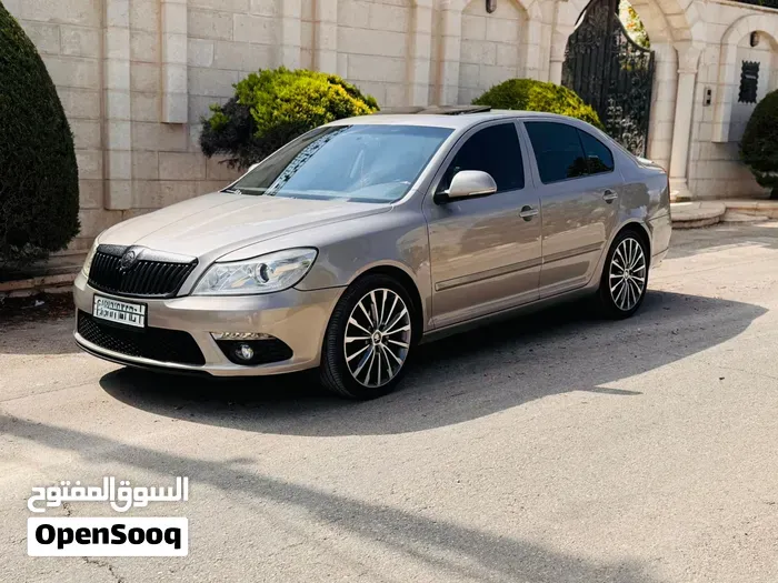 Skoda Octavia 2009 photo 2